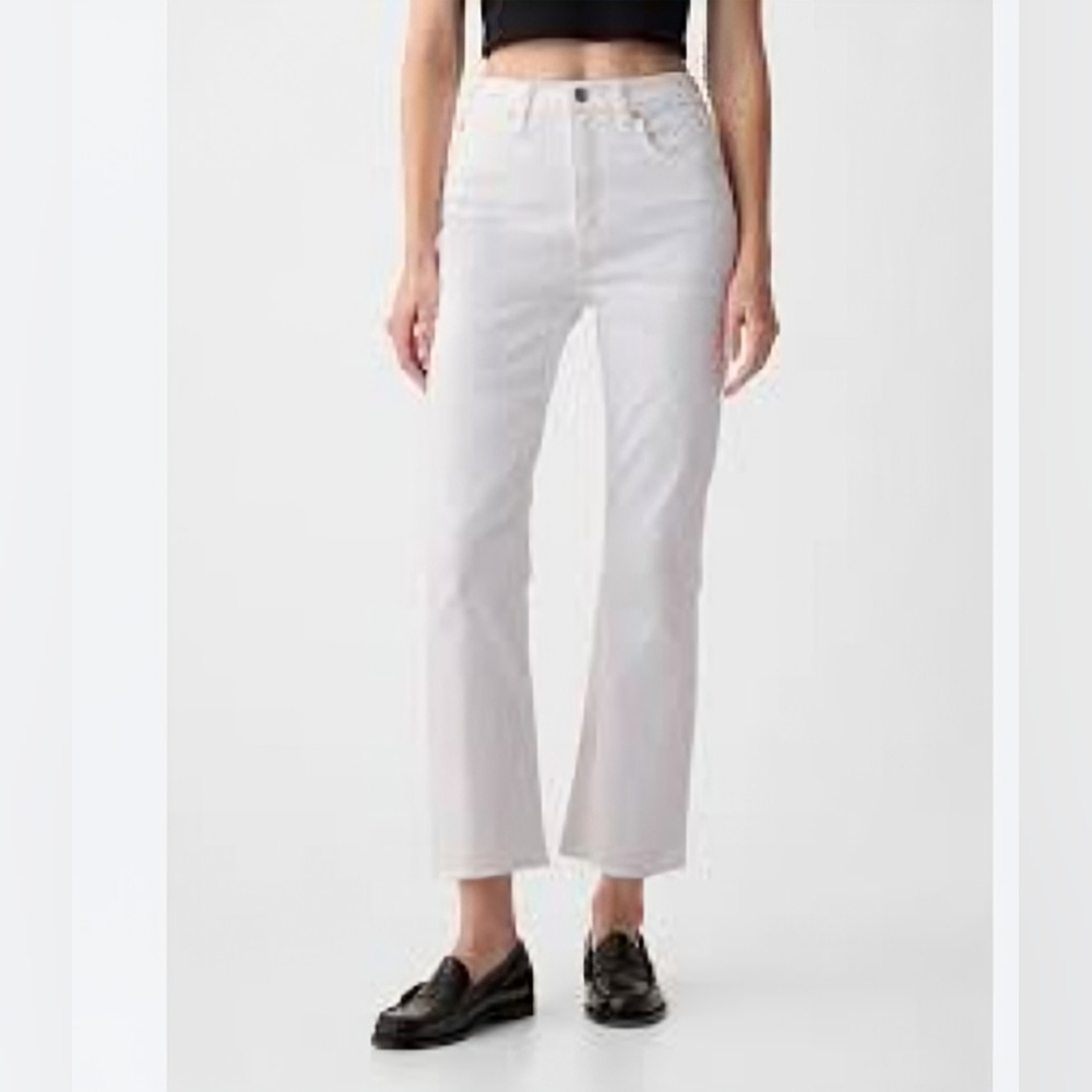 Women's Kick Fit High Rise size 29 (8) jeans, white, frayed bottoms. NWOT.